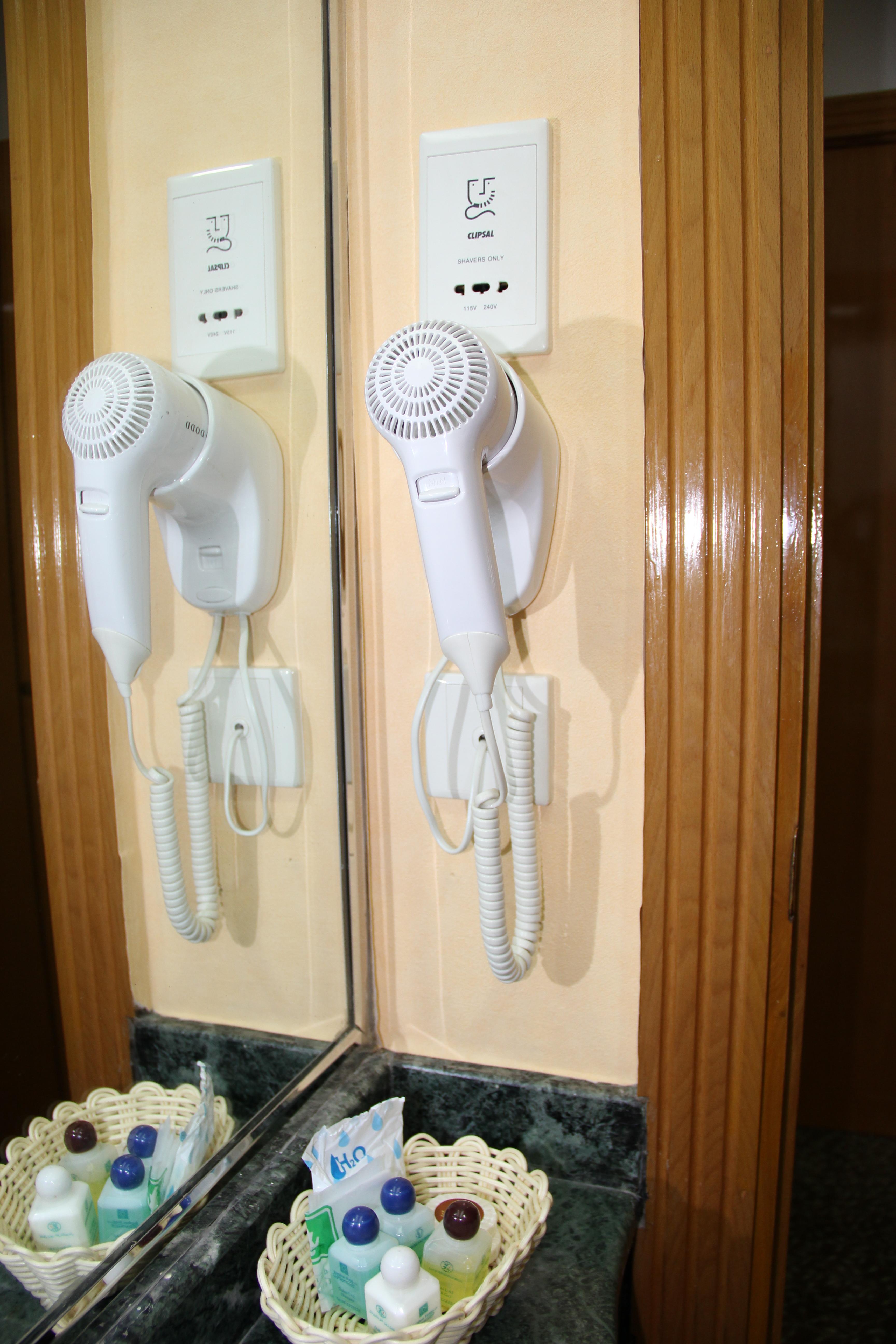 ザイン インターナショナル ホテル ドバイ エクステリア 写真